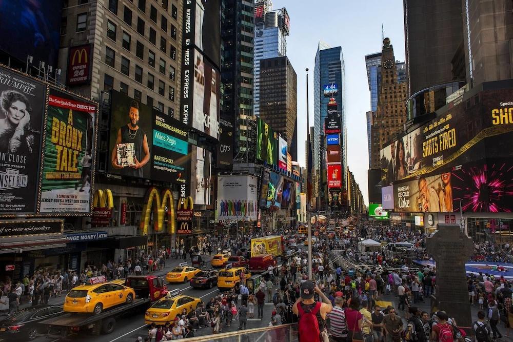 Best Western Plus Stadium Inn New York Eksteriør billede