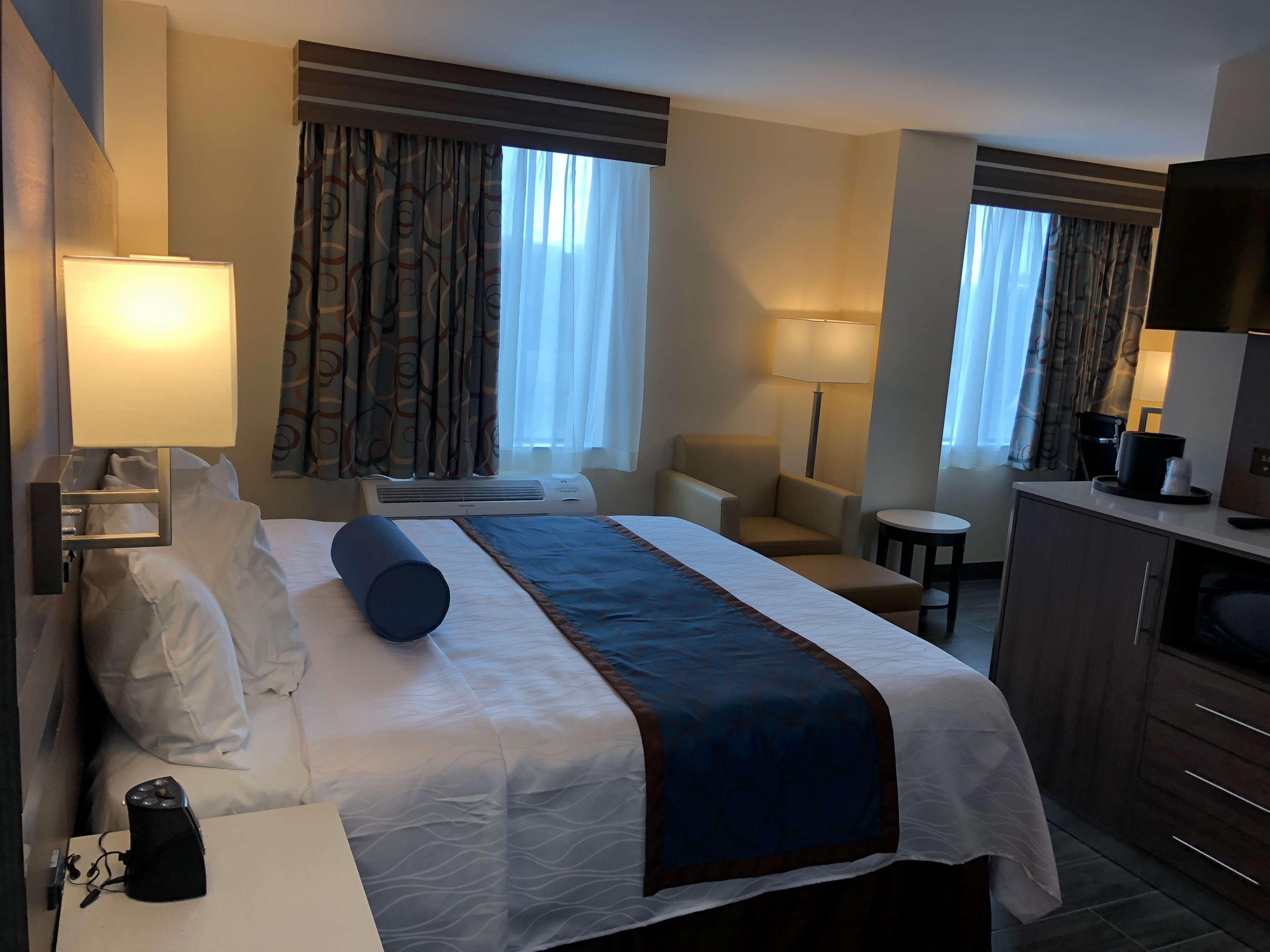 Best Western Plus Stadium Inn New York Eksteriør billede